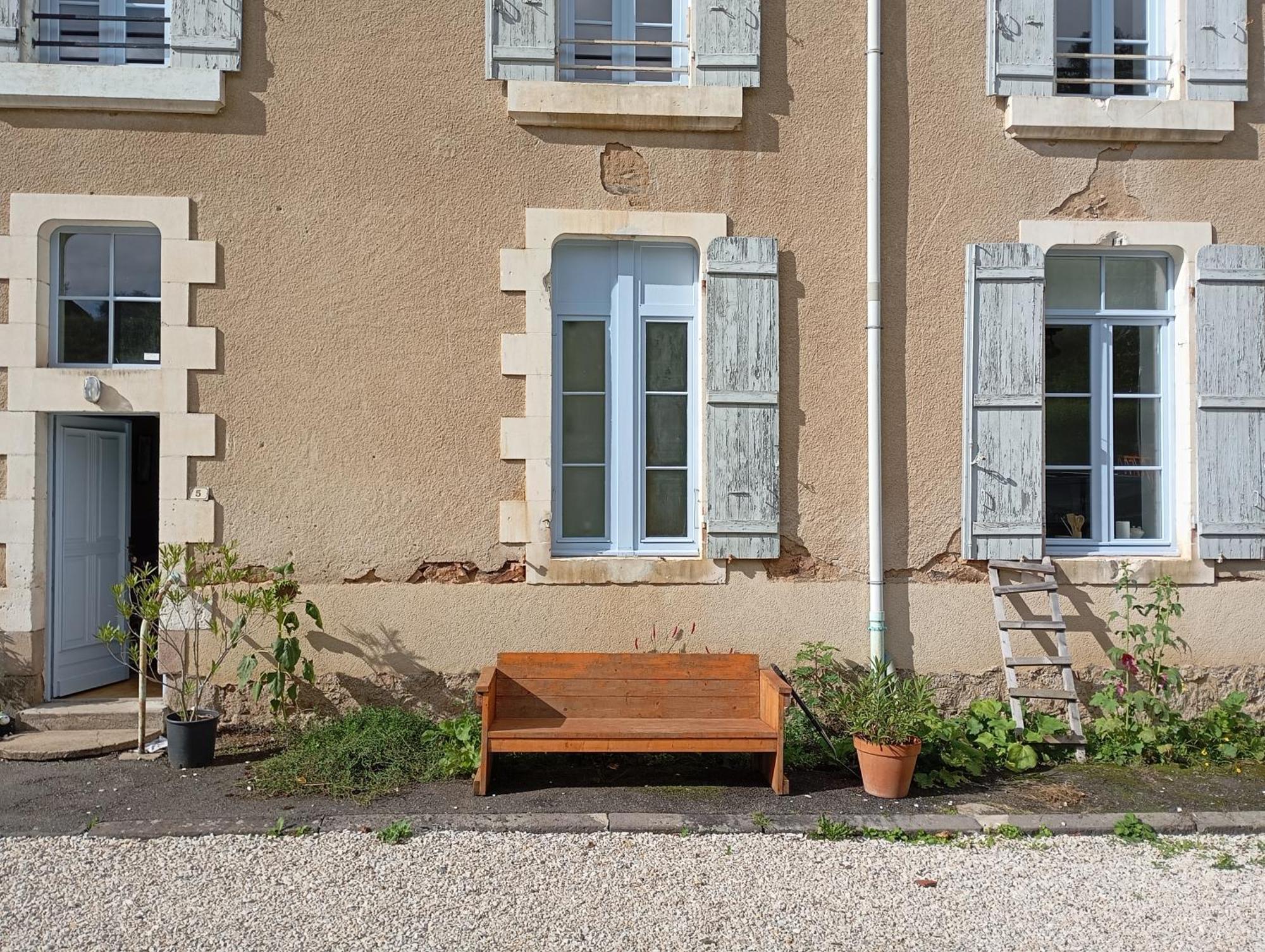 L' Ancienne Ecole Du Morvan Larochemillay Eksteriør billede
