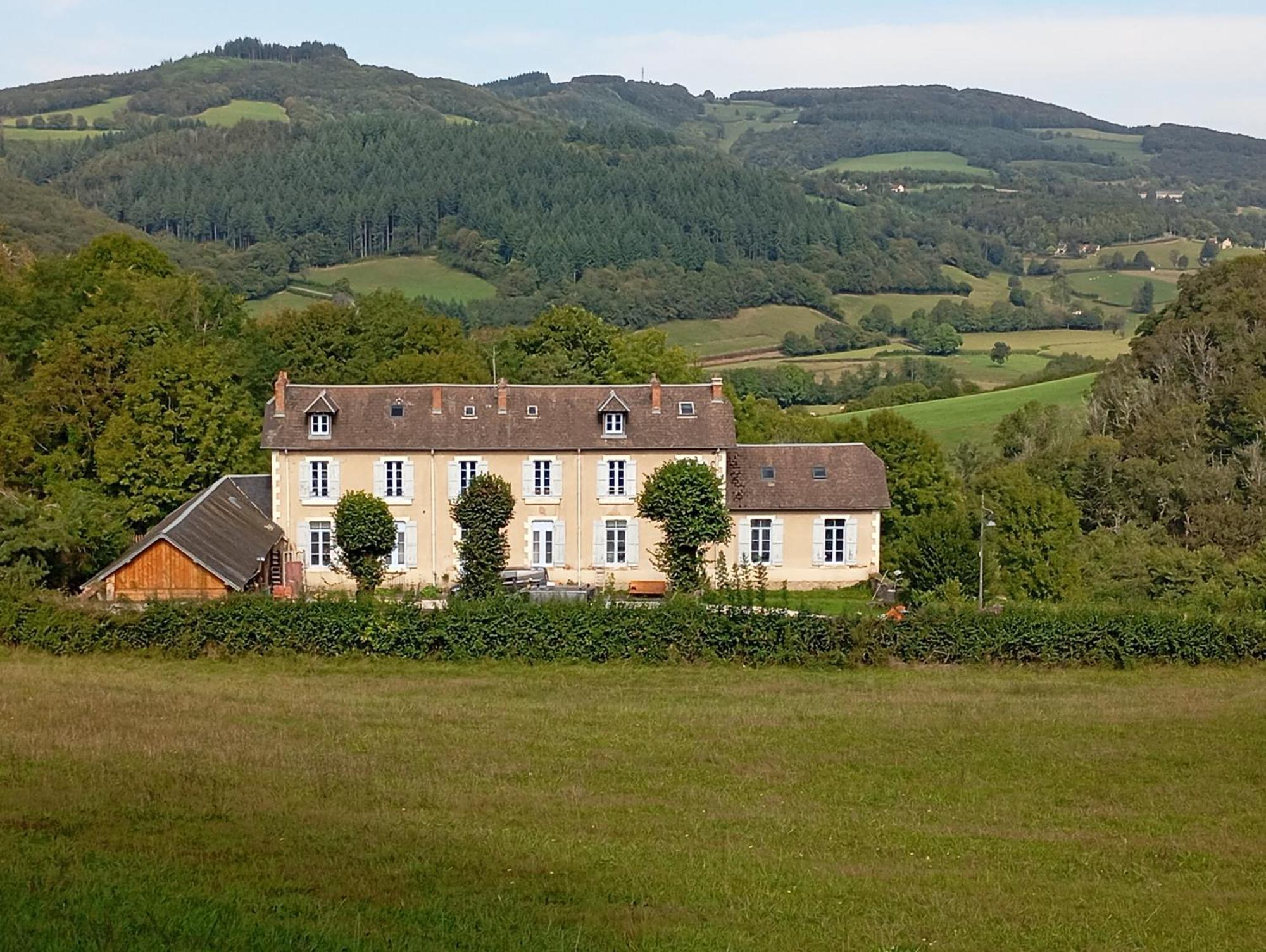 L' Ancienne Ecole Du Morvan Larochemillay Eksteriør billede