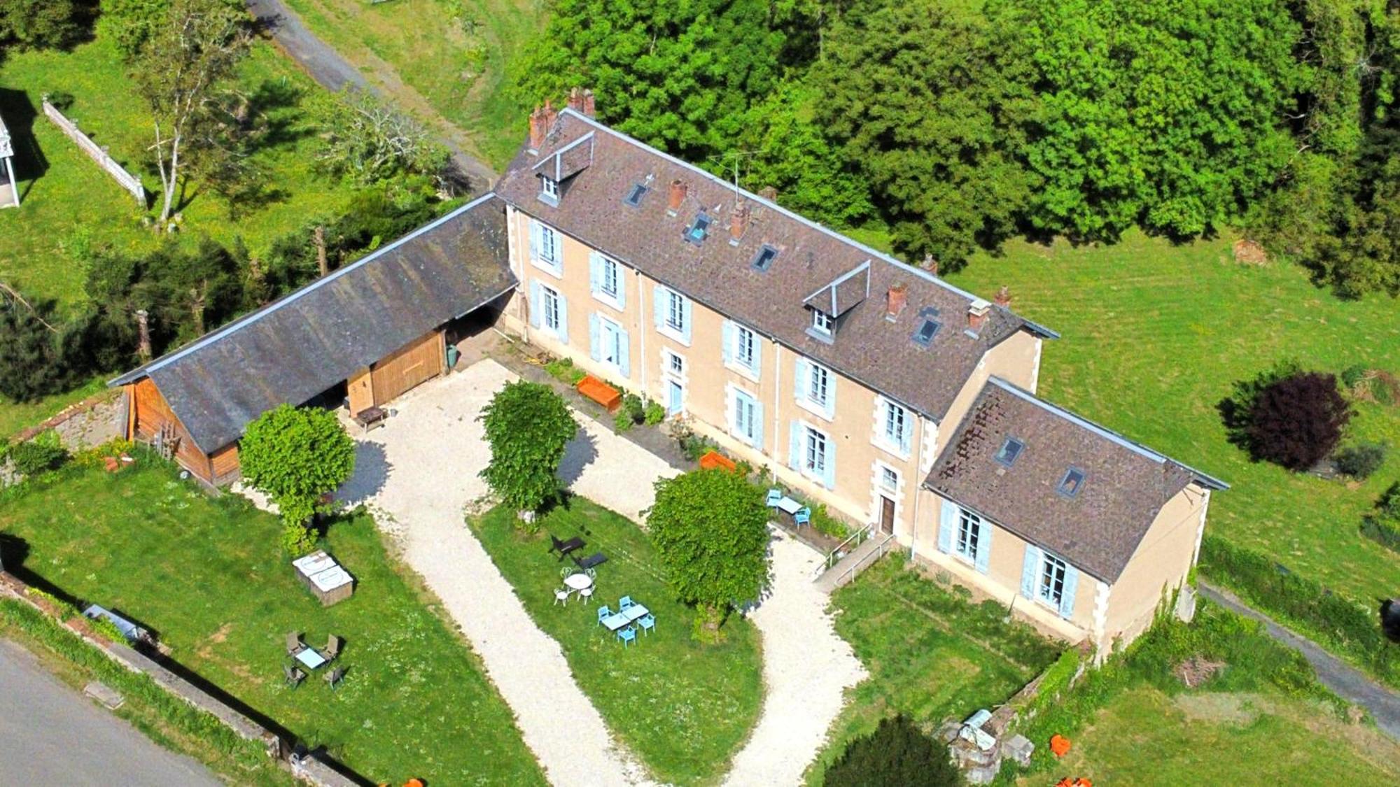 L' Ancienne Ecole Du Morvan Larochemillay Eksteriør billede