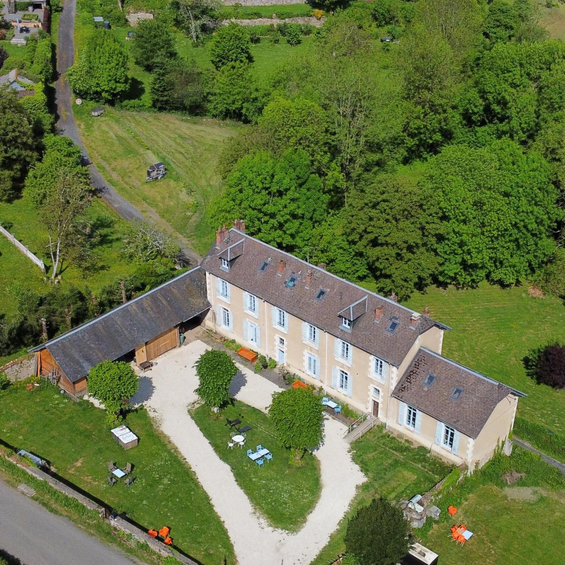 L' Ancienne Ecole Du Morvan Larochemillay Eksteriør billede