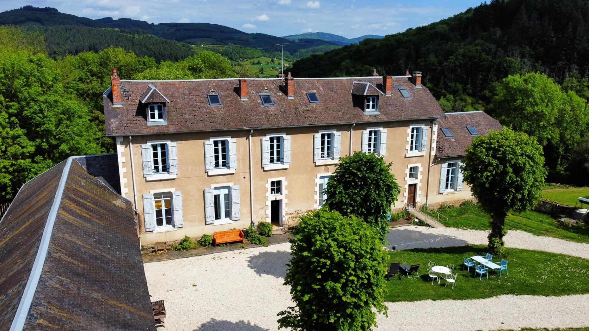 L' Ancienne Ecole Du Morvan Larochemillay Eksteriør billede
